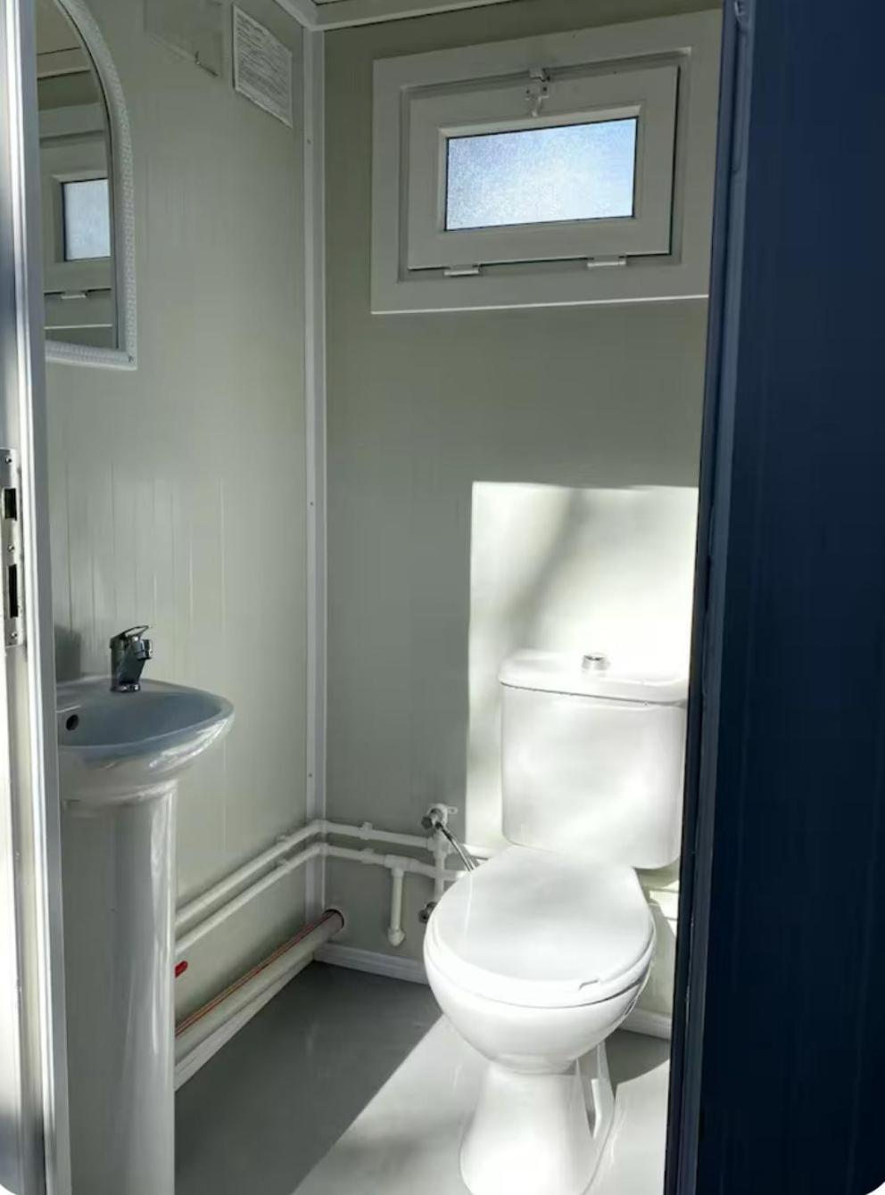 Corry Lodge Estate - Sheperds Huts Or Container Stays With Sea View Broadford (Isle of Skye) Eksteriør bilde