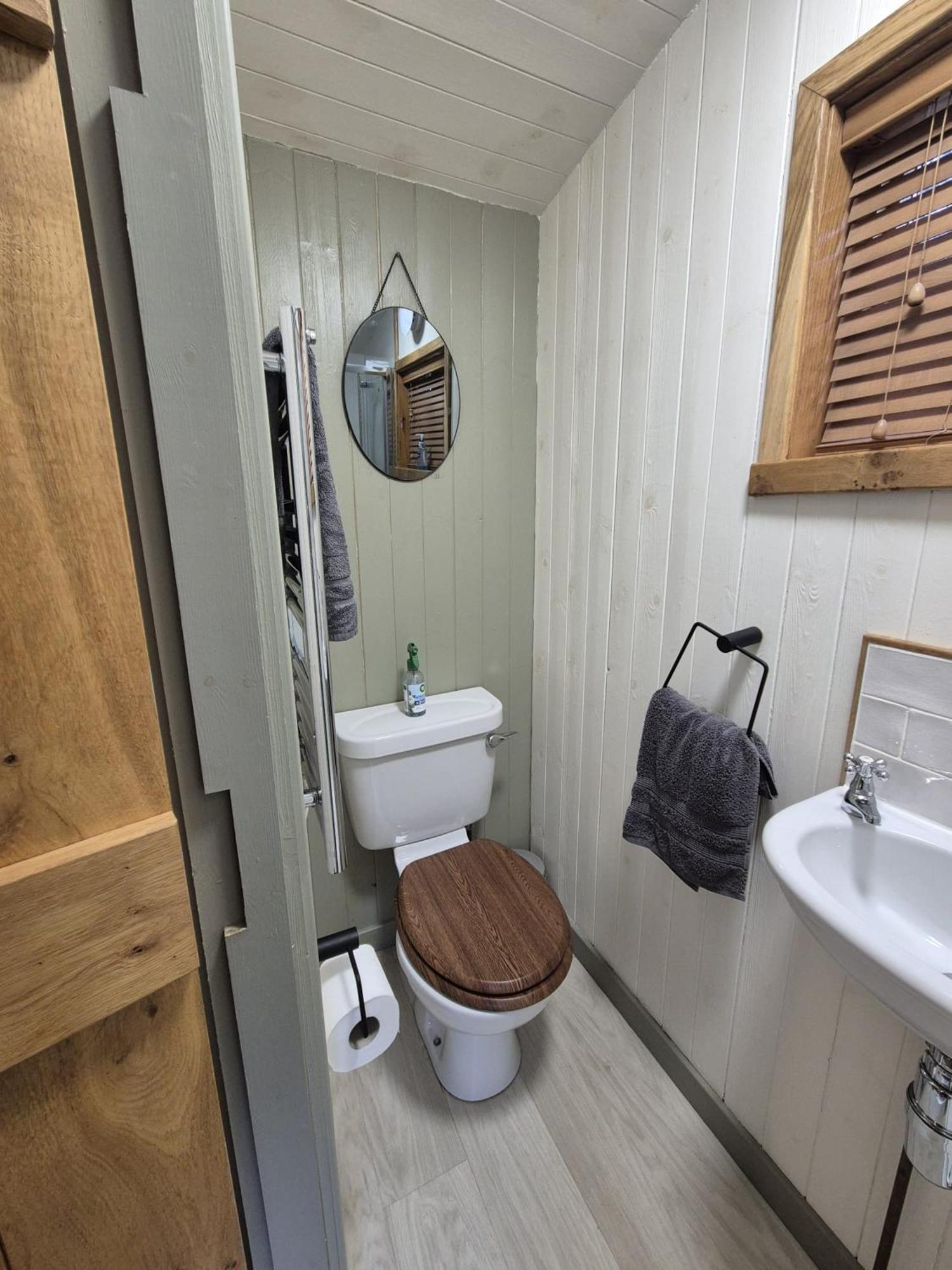 Corry Lodge Estate - Sheperds Huts Or Container Stays With Sea View Broadford (Isle of Skye) Eksteriør bilde
