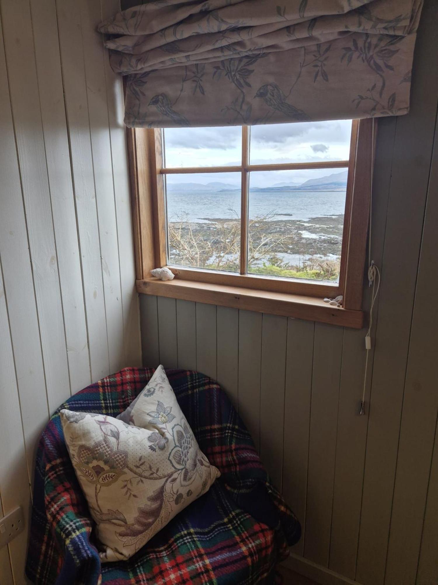 Corry Lodge Estate - Sheperds Huts Or Container Stays With Sea View Broadford (Isle of Skye) Eksteriør bilde