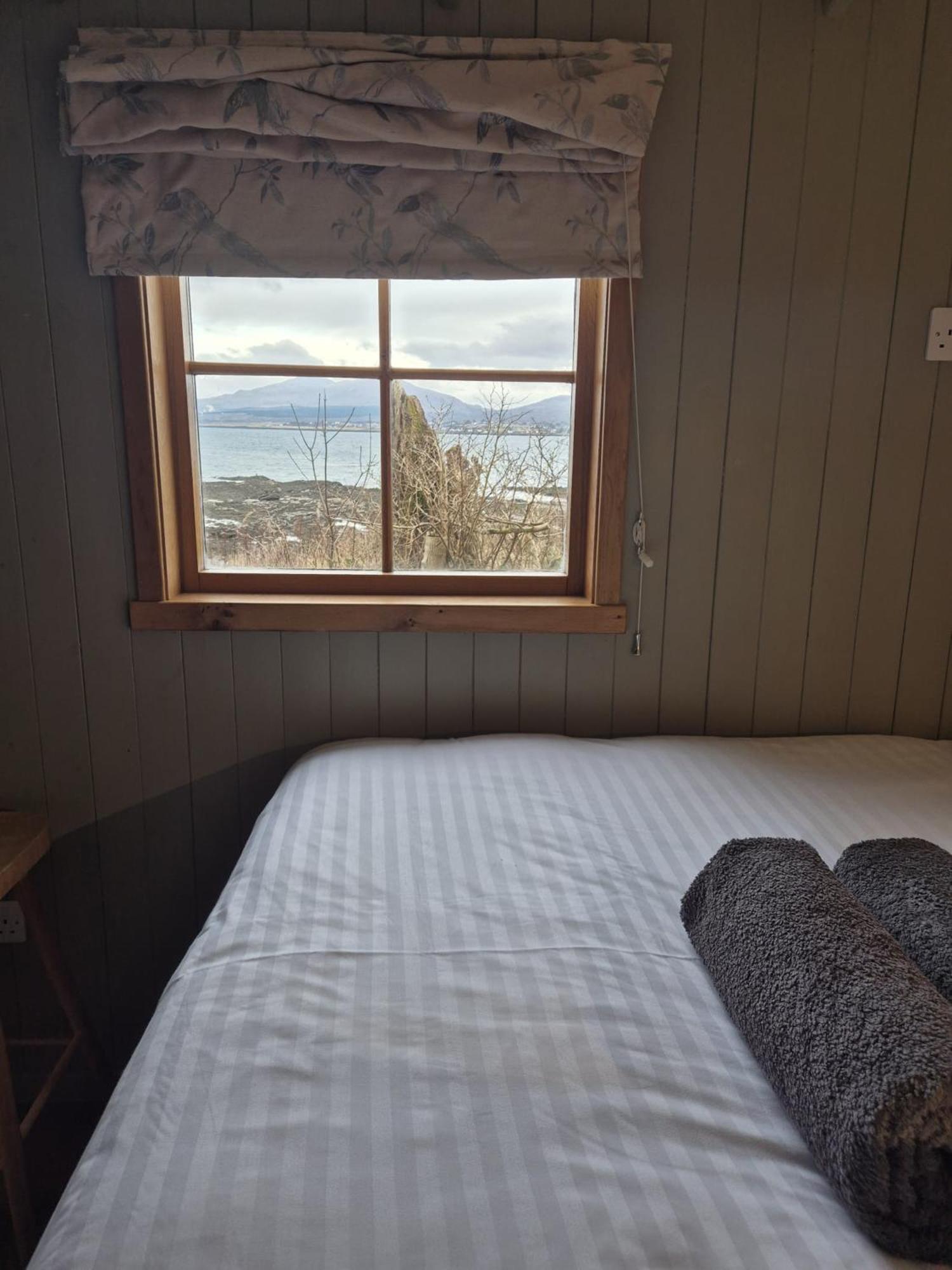 Corry Lodge Estate - Sheperds Huts Or Container Stays With Sea View Broadford (Isle of Skye) Eksteriør bilde