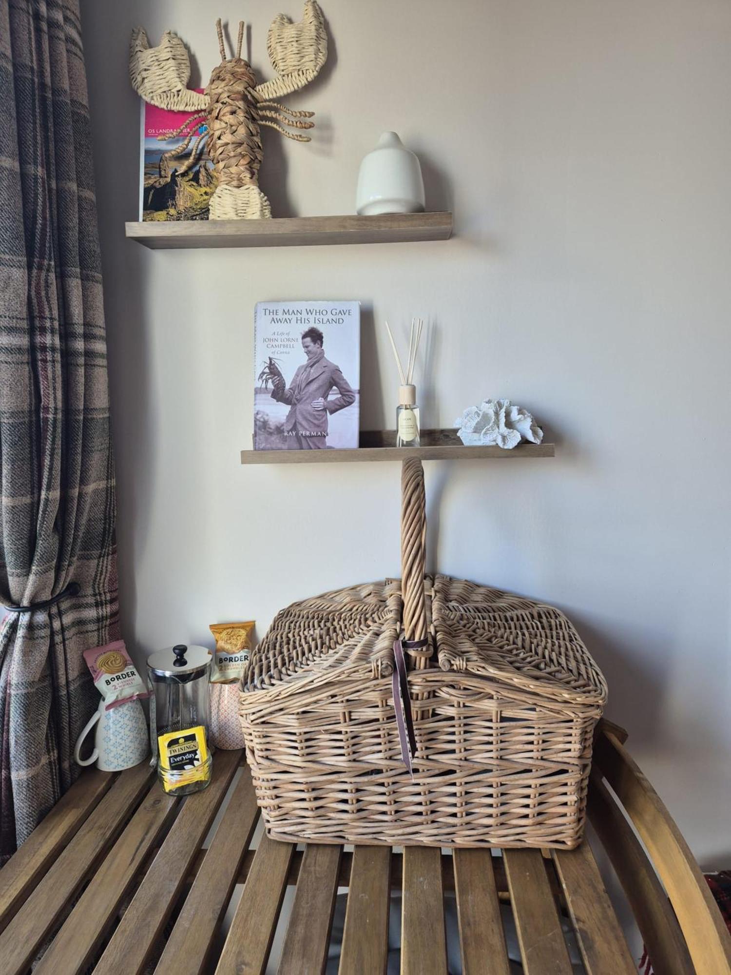 Corry Lodge Estate - Sheperds Huts Or Container Stays With Sea View Broadford (Isle of Skye) Eksteriør bilde