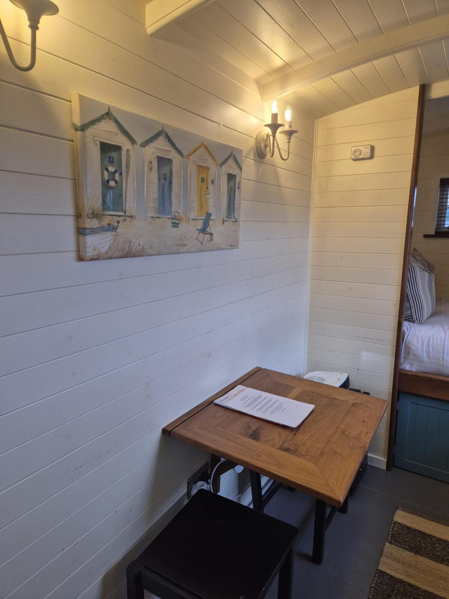 Corry Lodge Estate - Sheperds Huts Or Container Stays With Sea View Broadford (Isle of Skye) Eksteriør bilde