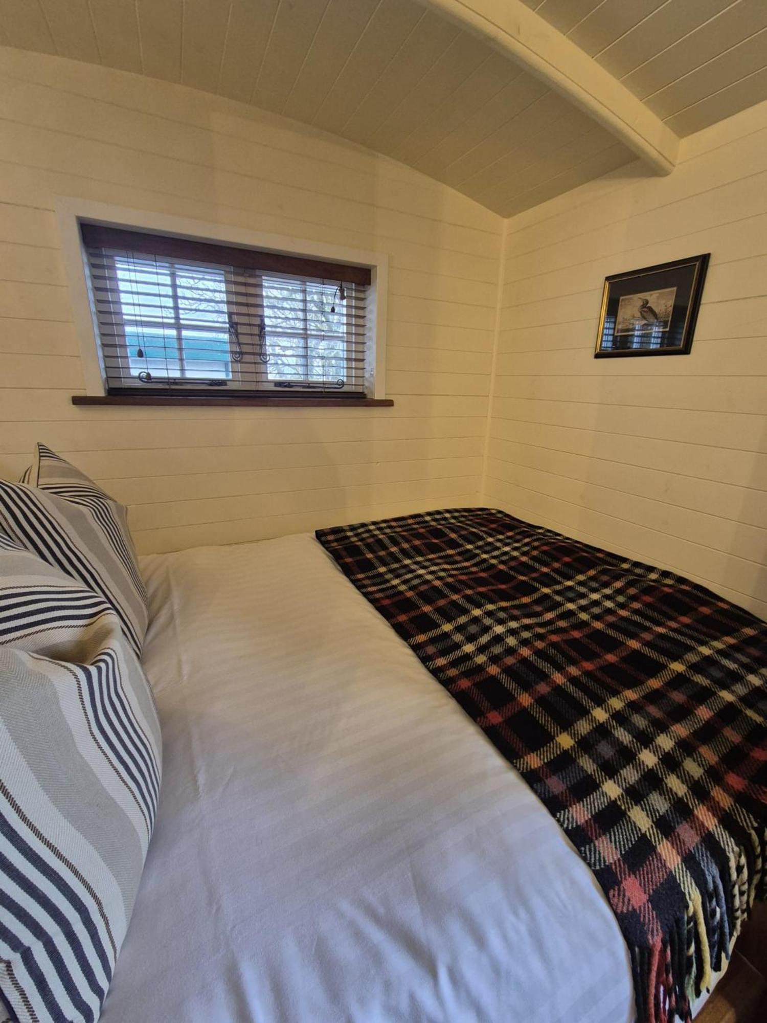 Corry Lodge Estate - Sheperds Huts Or Container Stays With Sea View Broadford (Isle of Skye) Eksteriør bilde